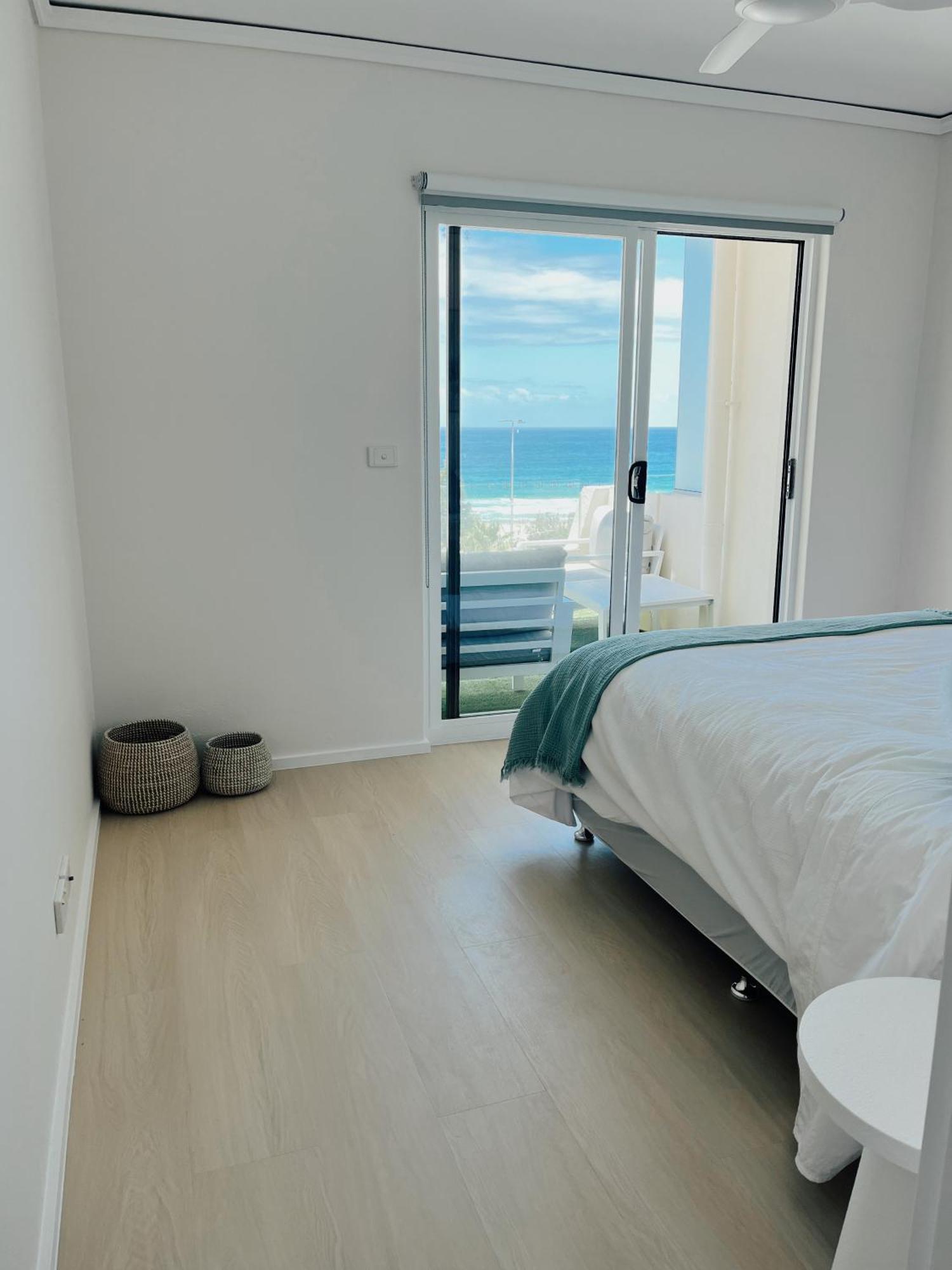 Bondi Beach Waves 2 Beachfront Apartment Сидни Екстериор снимка